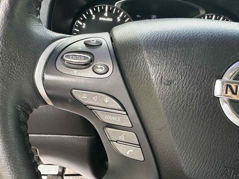 Used 2020 Nissan Pathfinder SL image 33