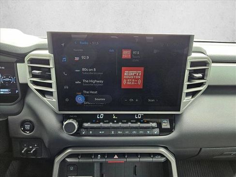 Used 2025 Toyota Tundra Limited AWD/4WD image 15