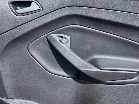 Used 2019 Ford Escape SE FWD image 30