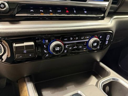 Used 2025 Chevrolet Silverado 1500 High Country AWD/4WD image 22