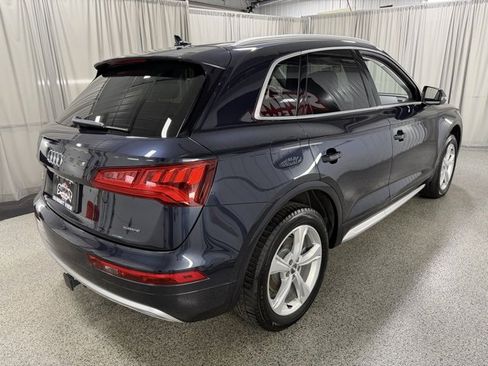 Used 2020 Audi Q5 2.0T Premium w/ Convenience Package image 4