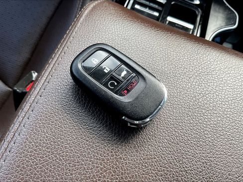 Used 2023 Honda Pilot Elite image 19