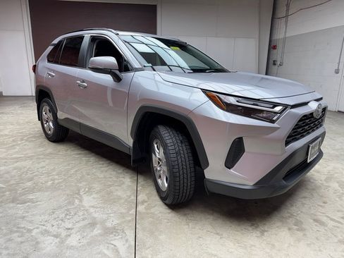 Used 2022 Toyota RAV4 XLE image 7