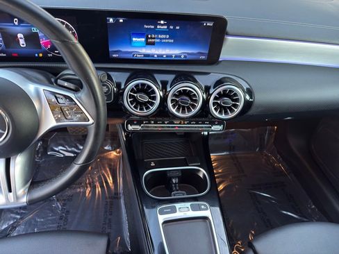 Used 2025 Mercedes-Benz CLA 250 image 21