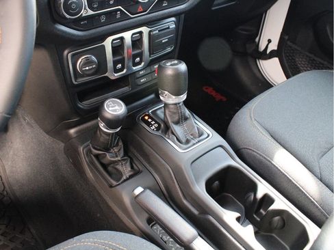 Used 2024 Jeep Wrangler Sport AWD/4WD image 21