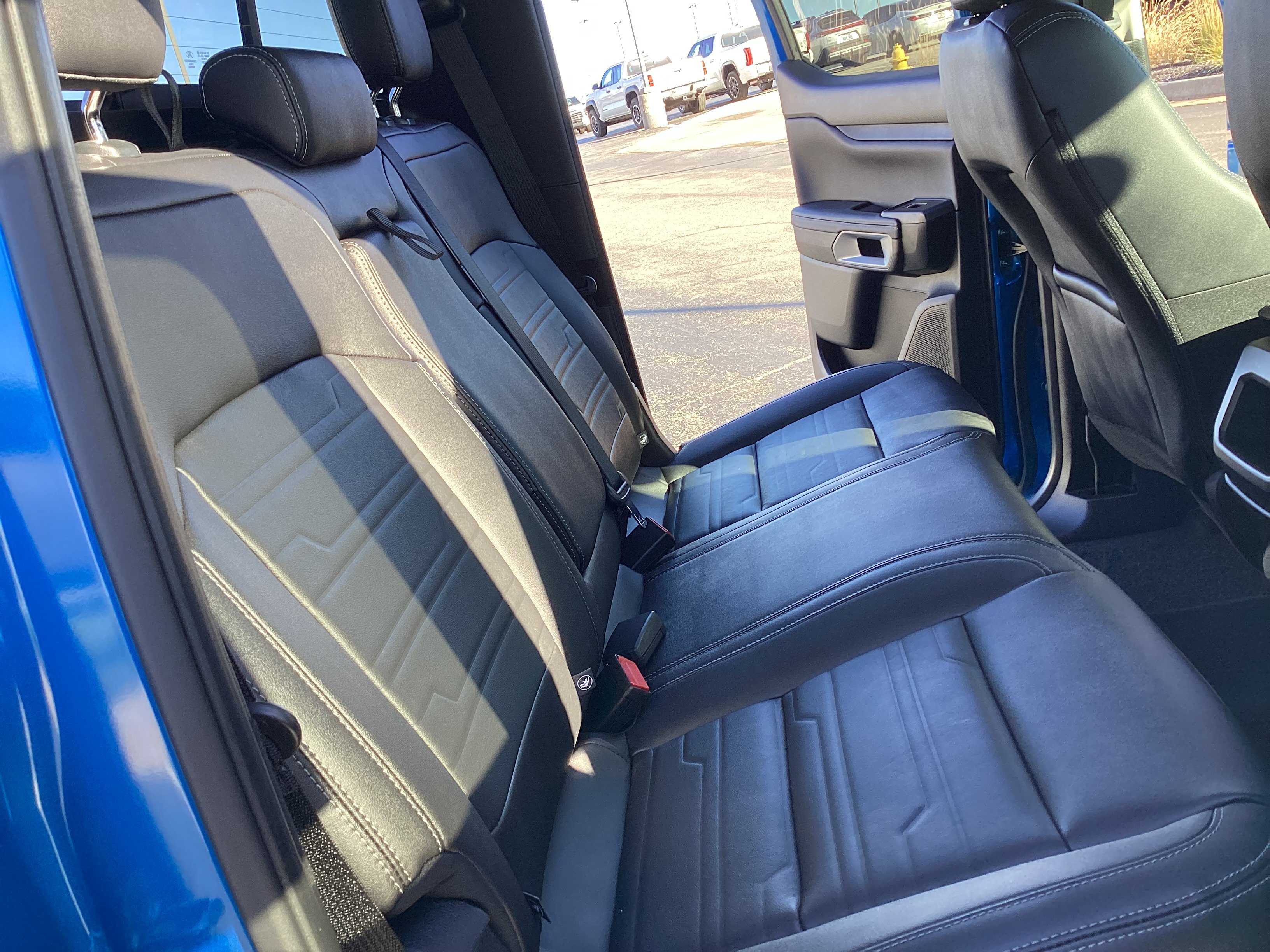 Used 2025 Ford Ranger Lariat w/ FX4 Off-Road Package AWD/4WD image 8