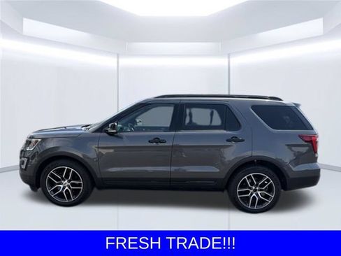 Used 2017 Ford Explorer Sport w/ Equipment Group 401A AWD/4WD image 4