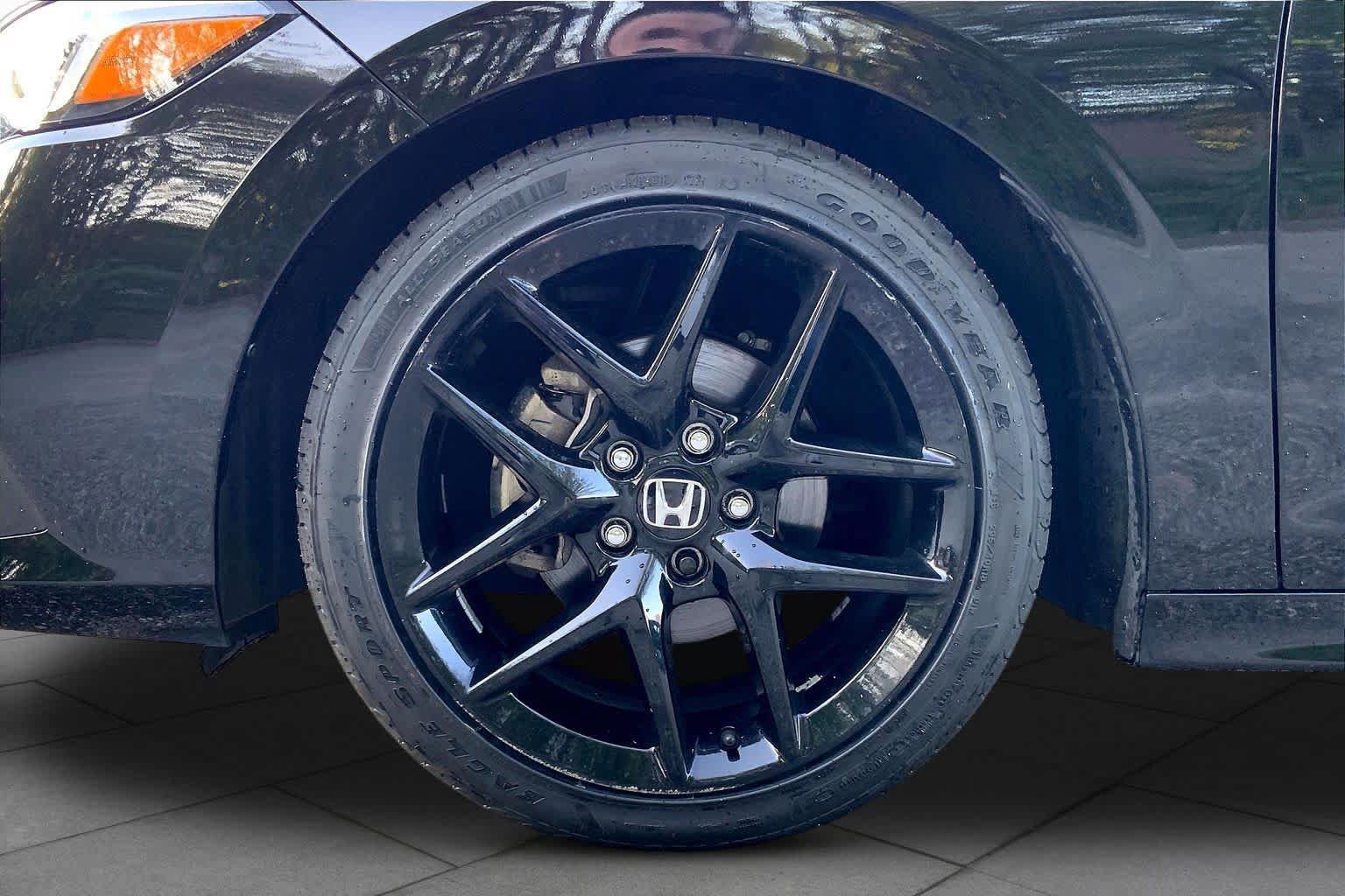 Used 2023 Honda Civic Sport image 11