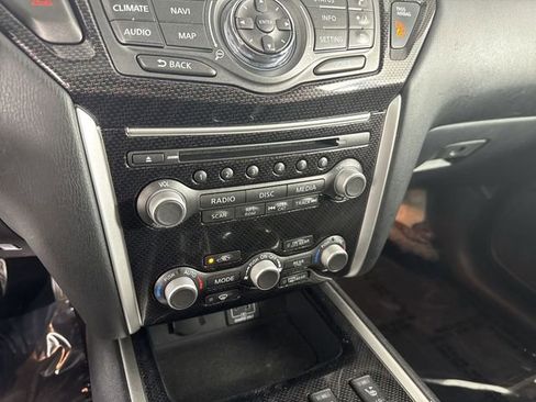 Used 2019 Nissan Pathfinder SL AWD/4WD image 9