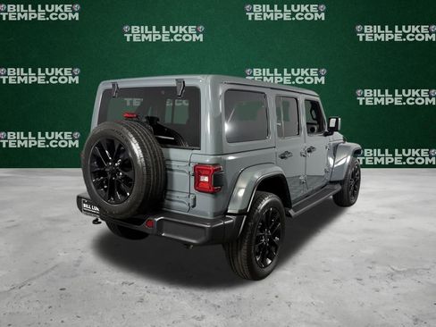Used 2025 Jeep Wrangler Unlimited Sahara AWD/4WD image 7