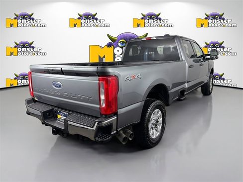 Used 2023 Ford F250 XLT image 5