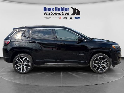 Used 2025 Jeep Compass Limited w/ Elite Group AWD/4WD image 8