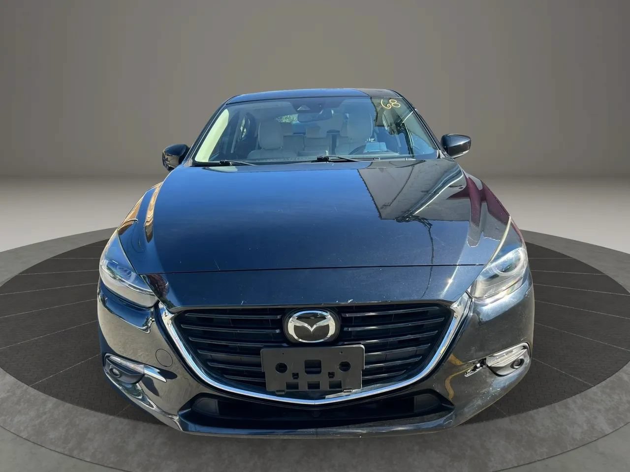 Used 2018 MAZDA MAZDA3 Grand Touring w/ Premium Equipment Package FWD image 2