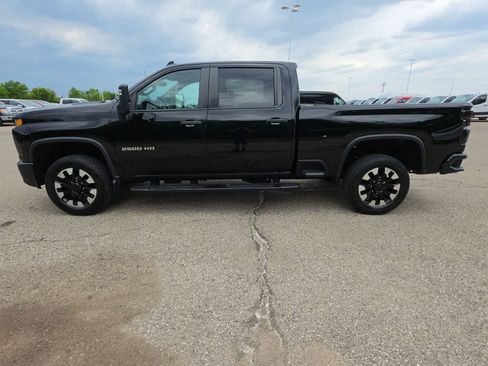 Used 2020 Chevrolet Silverado 2500 Custom w/ Custom Value Package AWD/4WD image 12