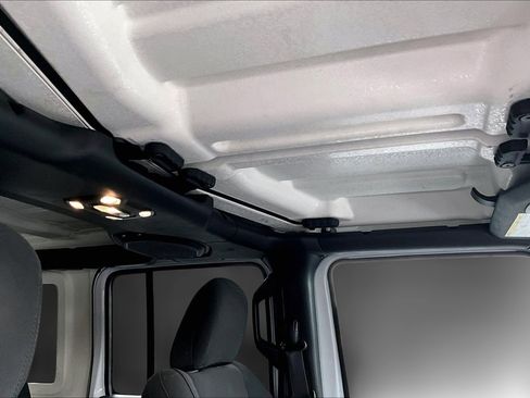 Used 2023 Jeep Wrangler Unlimited Rubicon 4xe image 12