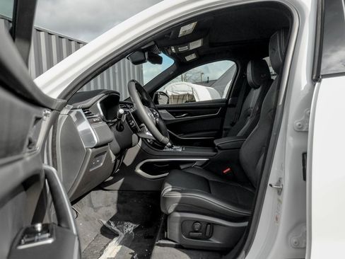 New 2026 Jaguar F-PACE R-Dynamic S image 10