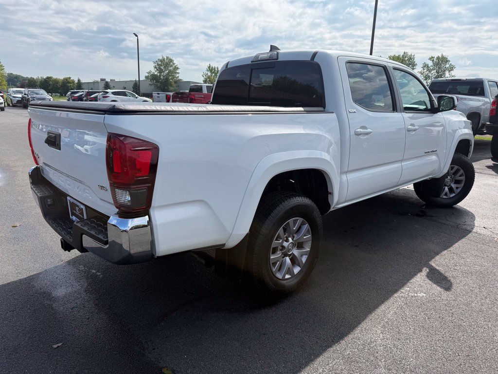 Used 2018 Toyota Tacoma SR5 AWD/4WD image 5