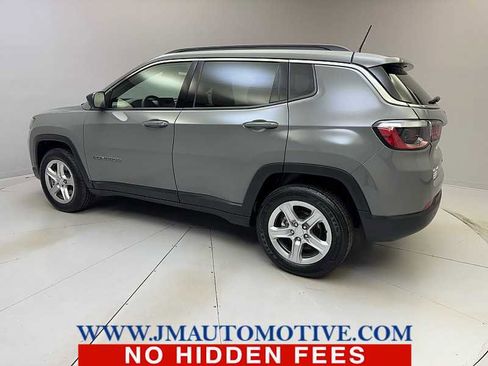 Used 2024 Jeep Compass Latitude image 3