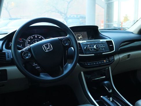 Used 2016 Honda Accord LX image 32