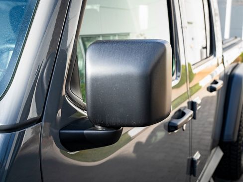 Used 2022 Jeep Gladiator Rubicon w/ LED Lighting Group image 14