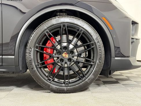 Certified 2026 Porsche Macan GTS Electric AWD/4WD image 15