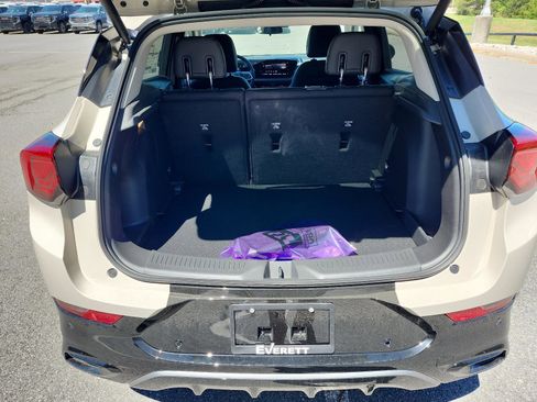 New 2026 Buick Encore GX Sport Touring image 9
