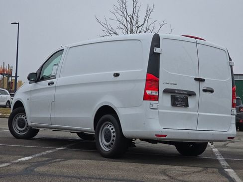 Used 2023 Mercedes-Benz Metris image 11