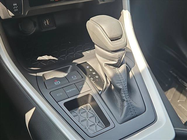 Used 2025 Toyota RAV4 XLE w/ Convenience Package FWD image 12