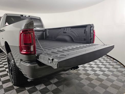 New 2026 RAM 2500 Laramie AWD/4WD image 15