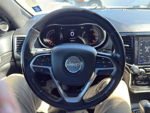 Used 2020 Jeep Grand Cherokee Altitude image 20