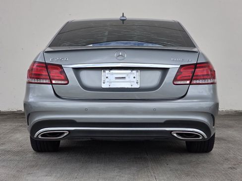 Used 2014 Mercedes-Benz E 250 BlueTEC Sedan image 4