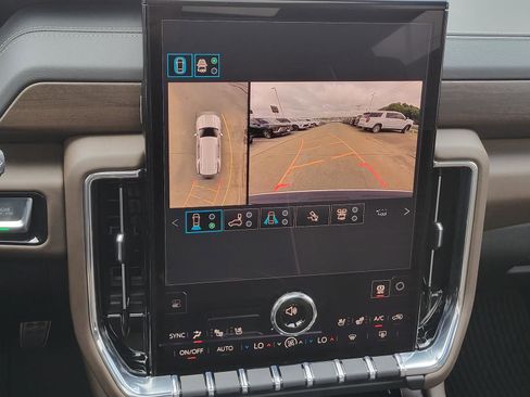 New 2026 GMC Yukon Denali Ultimate AWD/4WD image 11