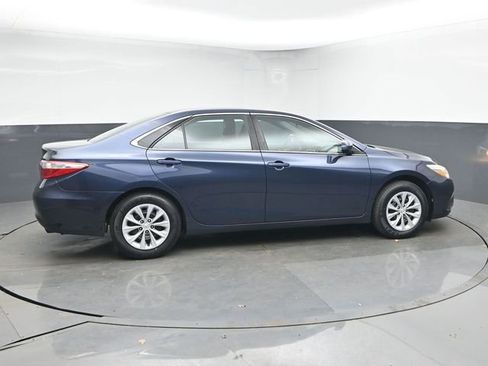 Used 2016 Toyota Camry LE image 8