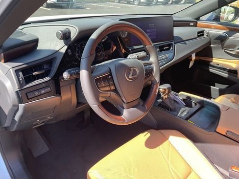 New 2025 Lexus ES 350 Ultra Luxury image 13