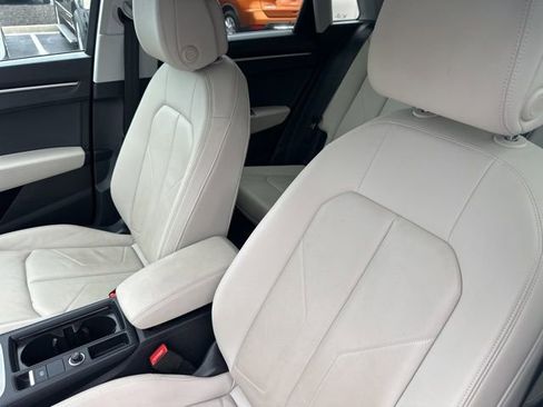 Used 2024 Audi Q3 2.0T Premium image 16