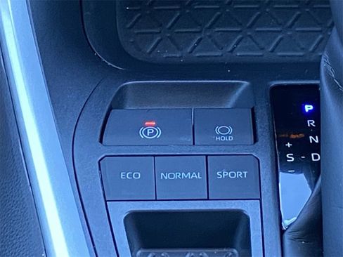 Certified 2025 Toyota RAV4 XLE Premium image 31