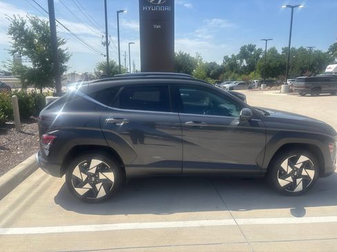 Used 2024 Hyundai Kona Limited AWD/4WD image 7