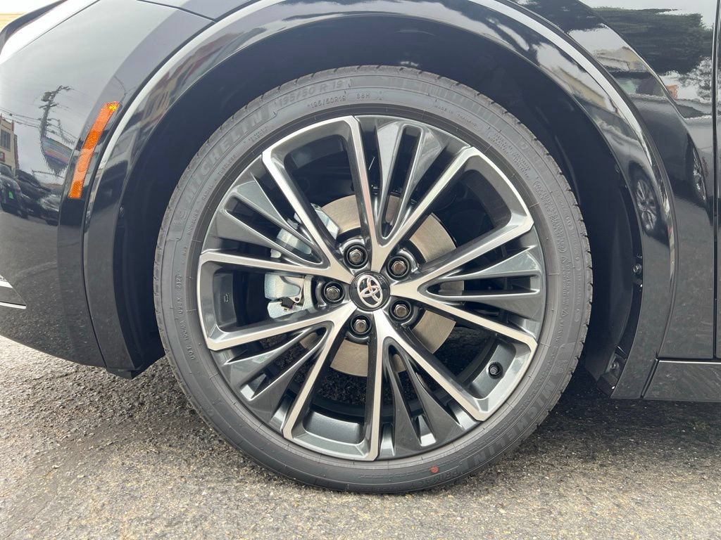 New 2027 Toyota Prius Limited AWD/4WD image 6