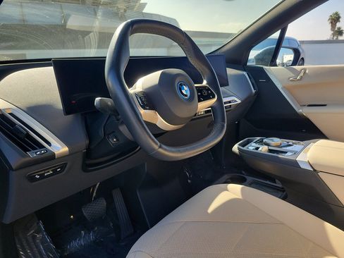 Used 2024 BMW iX xDrive50 w/ Sport Package AWD/4WD image 20