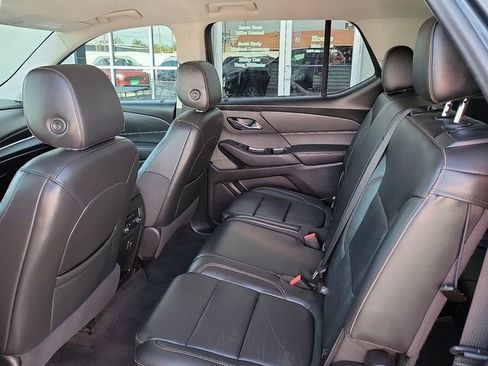 Used 2021 Chevrolet Traverse LT image 11
