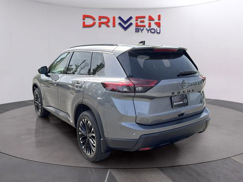 New 2026 Nissan Rogue SV FWD image 3