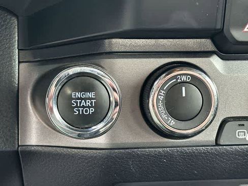 Used 2022 Toyota Tacoma TRD Off-Road w/ Technology Package AWD/4WD image 10