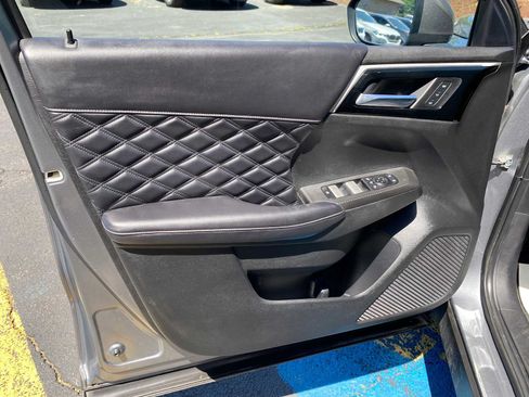 Used 2023 Mitsubishi Outlander SEL AWD/4WD image 40