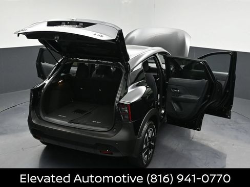 Certified 2026 Nissan Kicks SV w/ Cold Weather Package AWD/4WD image 31