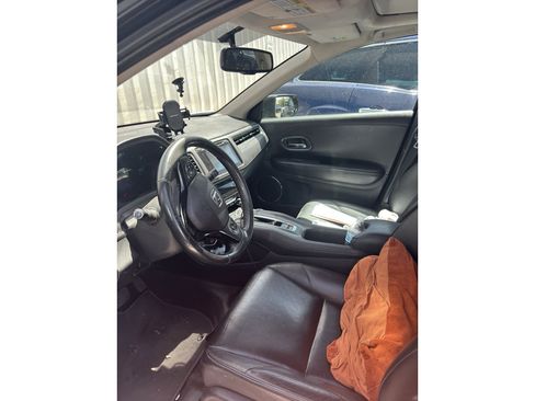Used 2016 Honda HR-V EX-L image 2