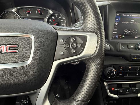 Used 2024 GMC Terrain SLE w/ LPO, Cargo Package FWD image 19