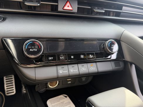 New 2026 Hyundai Elantra Sport FWD image 32