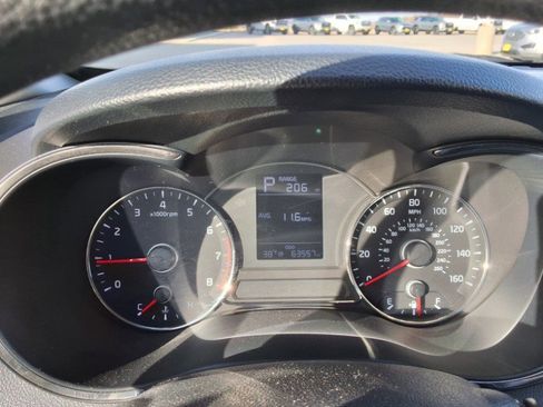 Used 2017 Kia Forte LX image 11