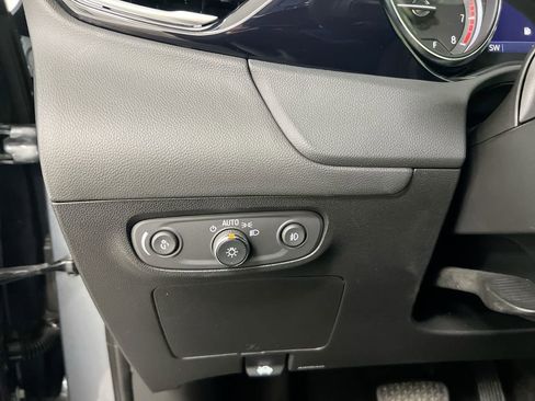 Used 2022 Buick Encore GX Select w/ Sport Touring Package FWD image 18