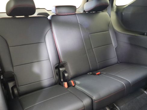 New 2026 Chevrolet Traverse RS image 16